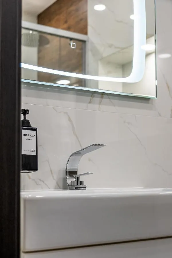 Luxury Redefined In City Center - Elevate Your Stay In A Smart And Modern Apartment Varna 0*,